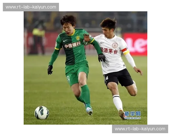 绿茵江湖的巅峰对决：当北京国安遇见贵州人和，那是碎裂火星的激情岁月